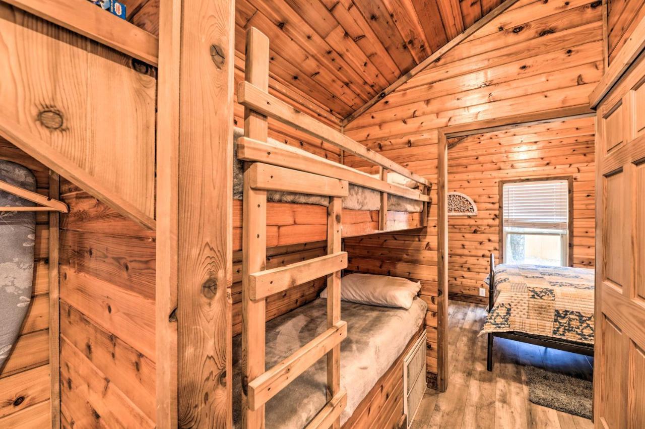 Charming New Bern Log Cabin - Pets Welcome! Ngoại thất bức ảnh